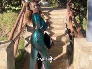 anelesiha Commando Sexy