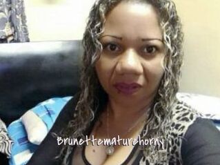 Brunettematurehorny
