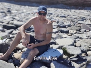 coralanddan Commando Sexy