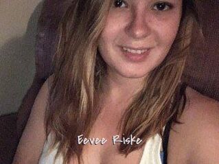 Eevee_Riske