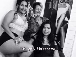 Hot_girls_threesome