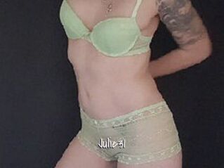 Julie31