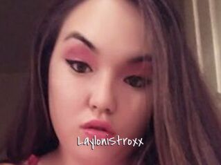 LayloniStroxx