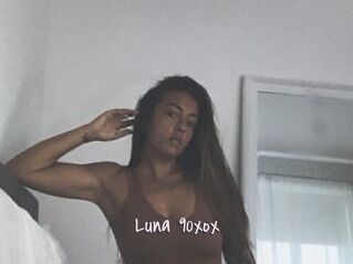 Luna_90xox