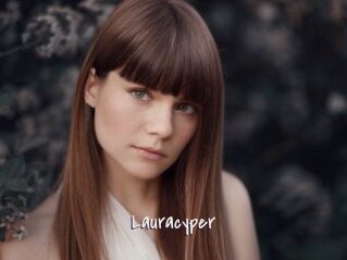 lauracyper Commando Sexy