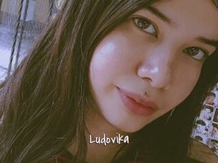 ludovika Commando Sexy