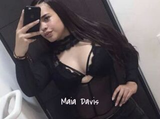 Maia_Davis