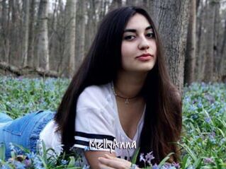 MellyAnna