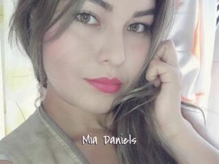 Mia_Daniels