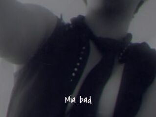 Mia_bad