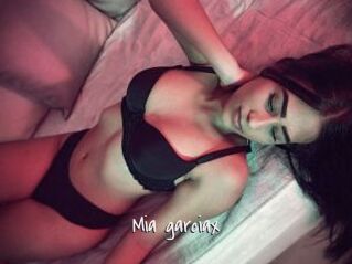 mia_garciax Commando Sexy