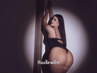 nicollewillis Commando Sexy