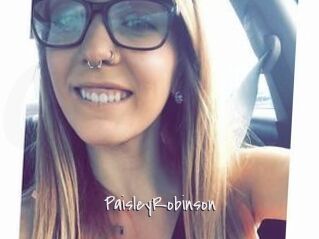 Paisley_Robinson Commando Sexy