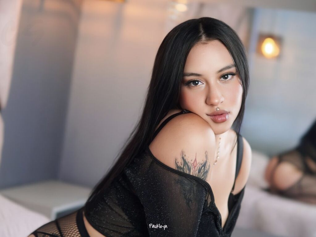 paukleyn Commando Sexy