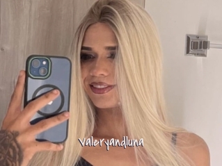 valeryandluna Commando Sexy